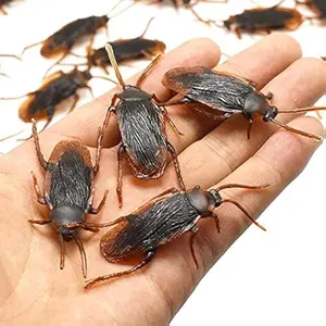 Prank Fake Roaches, Favorite Trick Joke Toys Look Real, Scary Insects Realistic Plastic Bugs, Novelty Cockroach for Party, Christmas, Halloween (5)