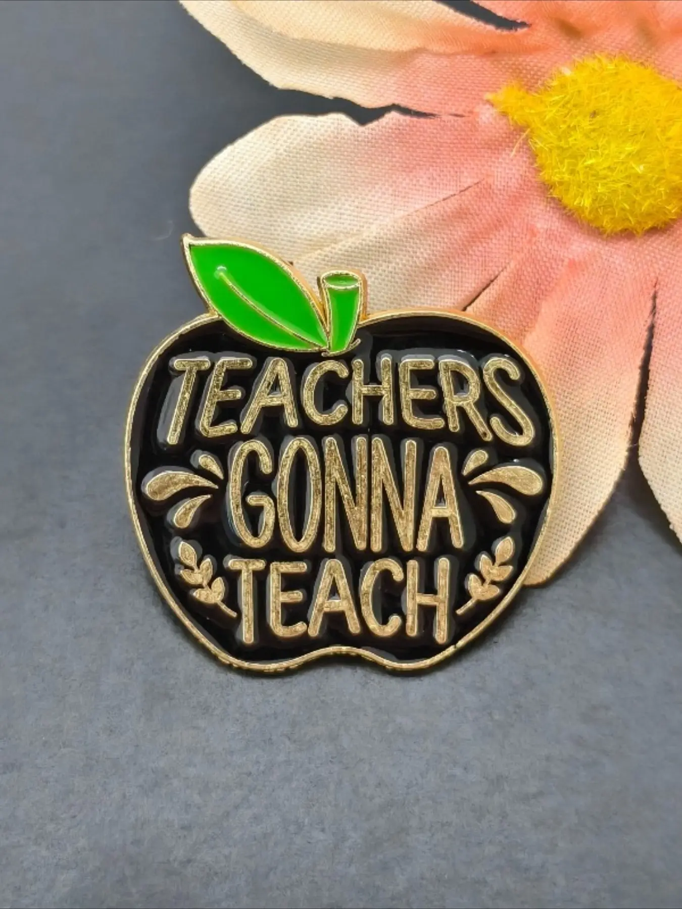 'Teachers Gonna Teach' Apple Enamel Brooch Pin Funny Teacher Quote Brooch Black Apple Lapel Badge Teacher Appreciation Gift School & Backpack Accessory