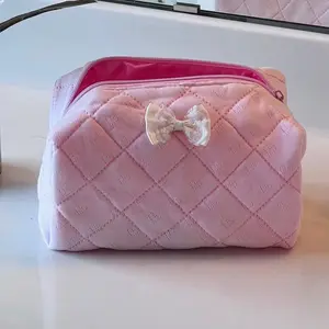 Makeup Bag, 9-Inches Travel Cosmetic Bag for Women Girls, Floral Zipper Make Up Pouch, Toiletry Organizer Cloth Bag