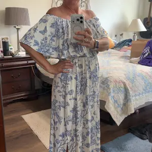AUSELILY Women's Plus Size Off The Shoulder Dress Wedding Guest Dress Summer Casual Long Ruffle Party Side Split Beach Maxi Dresses with Pockets