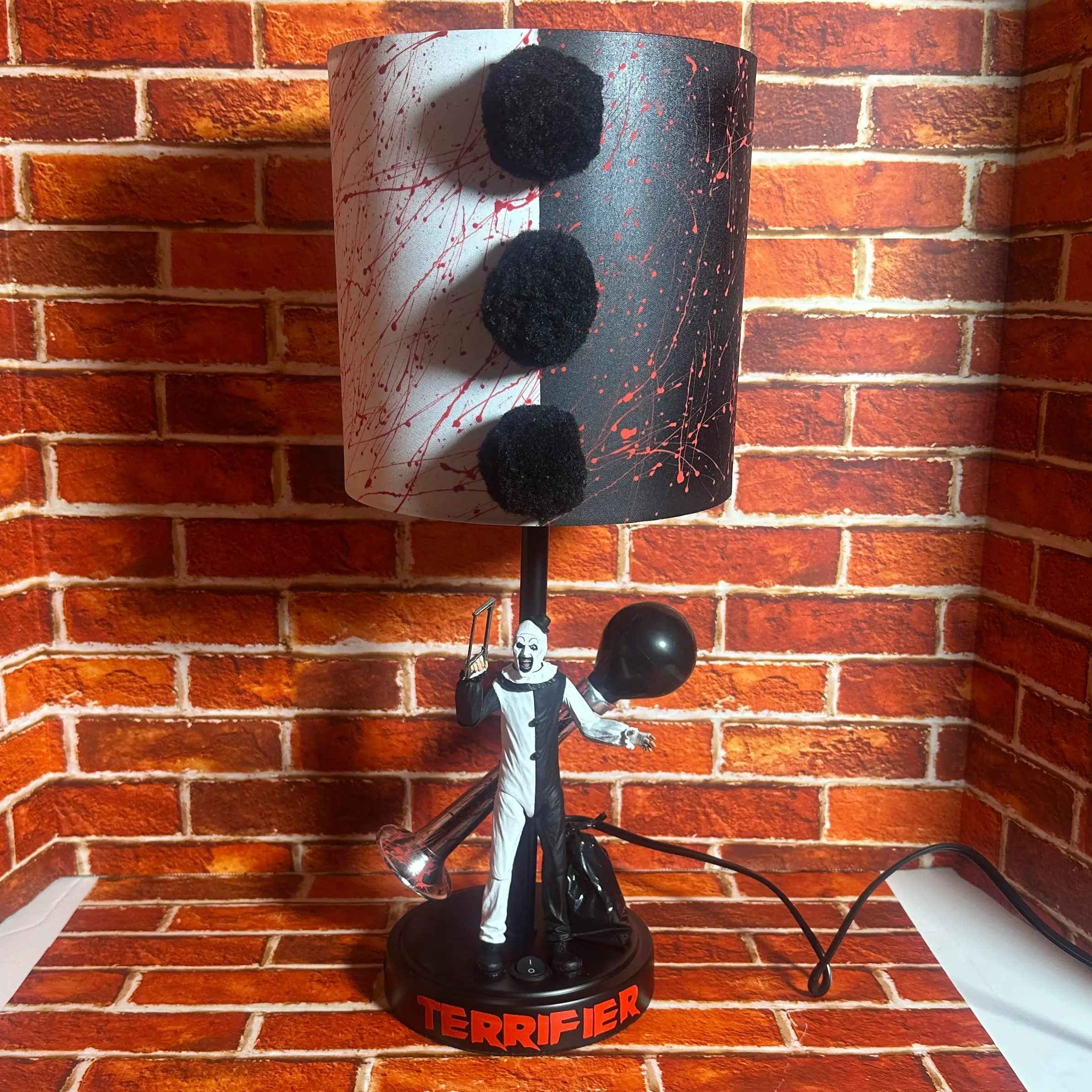 Terrifier Art the Clown Table Lamp