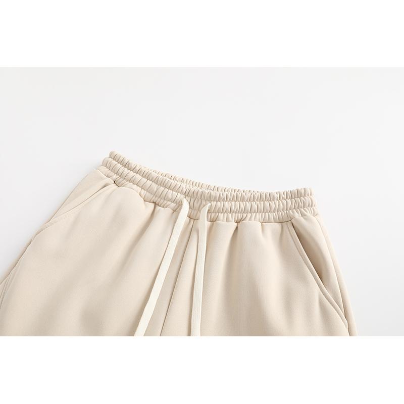 Men’s fleece casual athletic pants with a loose fit and drawstring waist; versatile for everyday wear during the spring and autumn semesters; fashionable menswear.