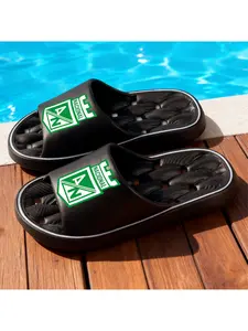 1 pair of Atletico Nacional printed outdoor slippers, couple's slippers, home slippers, indoor/outdoor slippers, fitness slippers, sports slippers, beach slippers, fashionable slippers, all-season slippers, suitable for daily casual wear.