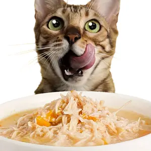 Wet food pouches for pets, nutritious chicken and vegetable pouches for dogs, wet food pouches for cats.