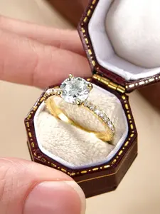 2-carat round moissanite ring, set in 14k gold with four prongs, suitable for daily commuting, vacation, dating, and also serves as an exquisite and surprising small gift.