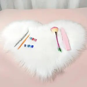 High-Quality Heart-Shaped Round Plush Nail Mat Photography Tool, Premium Fiber Long Plush Nail Cushion for Stunning Display, Nail Art Accessories