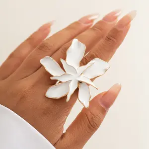 4 Styles Creative White Dripping Oil Irregular Adjustable Rings Romantic Leaves Flower Design for Women Wedding Accessories
