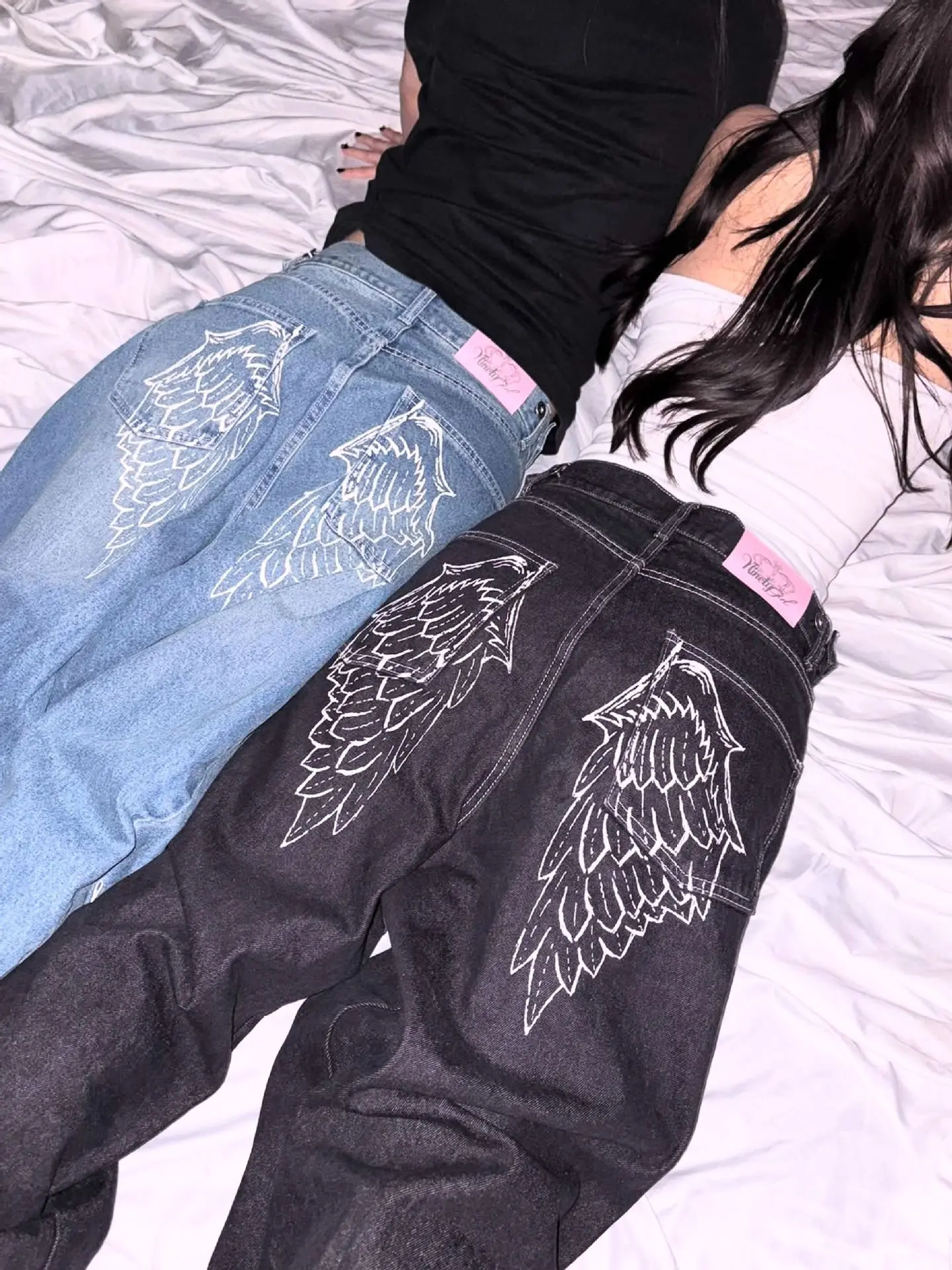 Y2K Wing Embroidery Baggy Wide Leg Black Jeans Women, Dark Wash Contrast Stitch Denim Trousers, Back Angel Wing Print Low Waist Oversized Loose Stacked Pants for Hip Hop Skate Alt Grunge Street Outfits