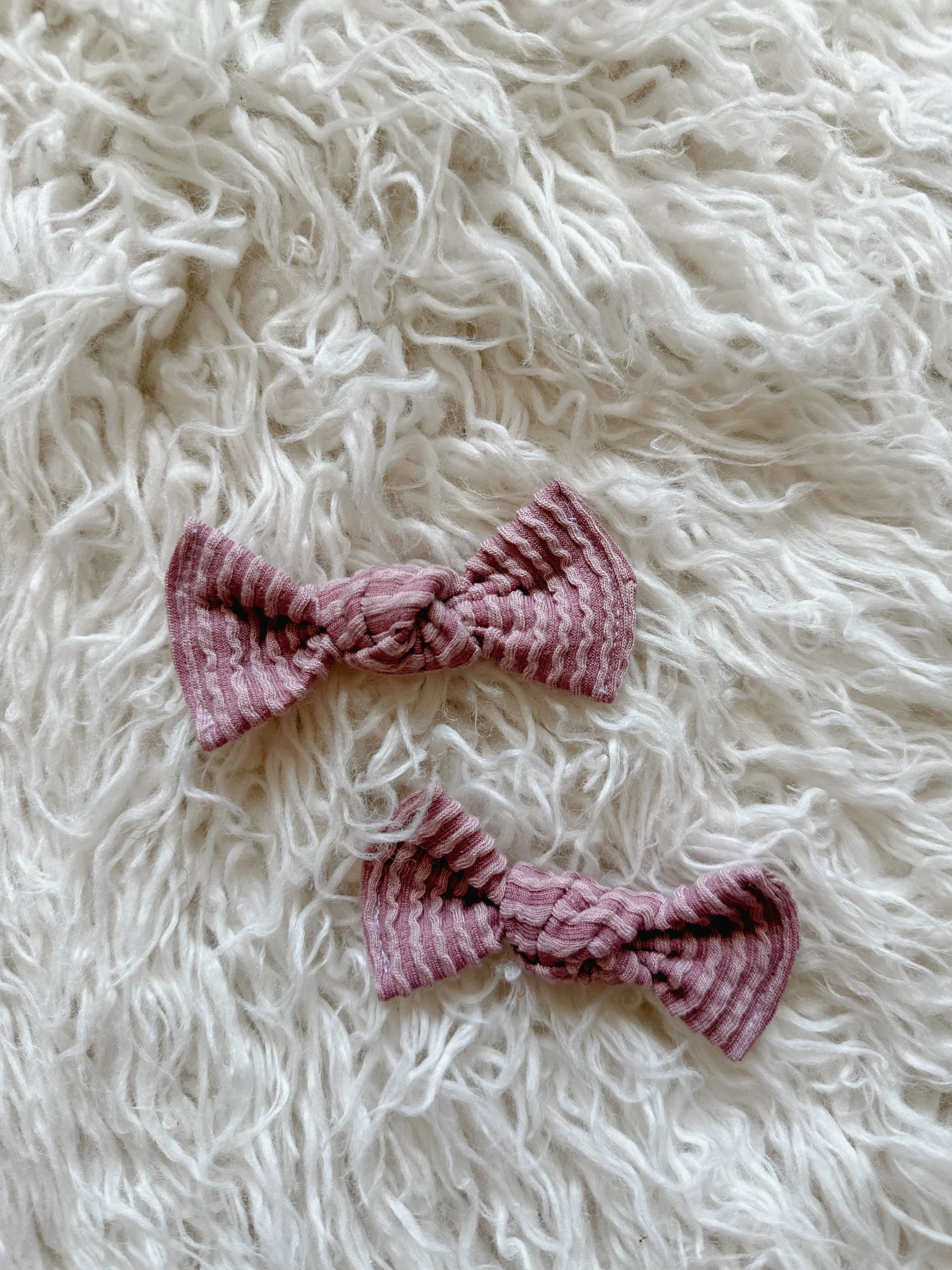 Textured Pigtail Clip Set - Wavy Ribbed Mauve