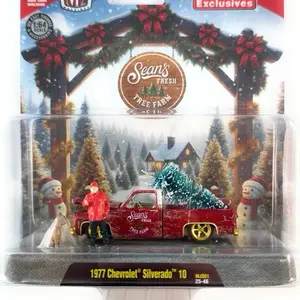 M2 Machines 1:64 Chevrolet Silverado Christmas Edition CHASE!