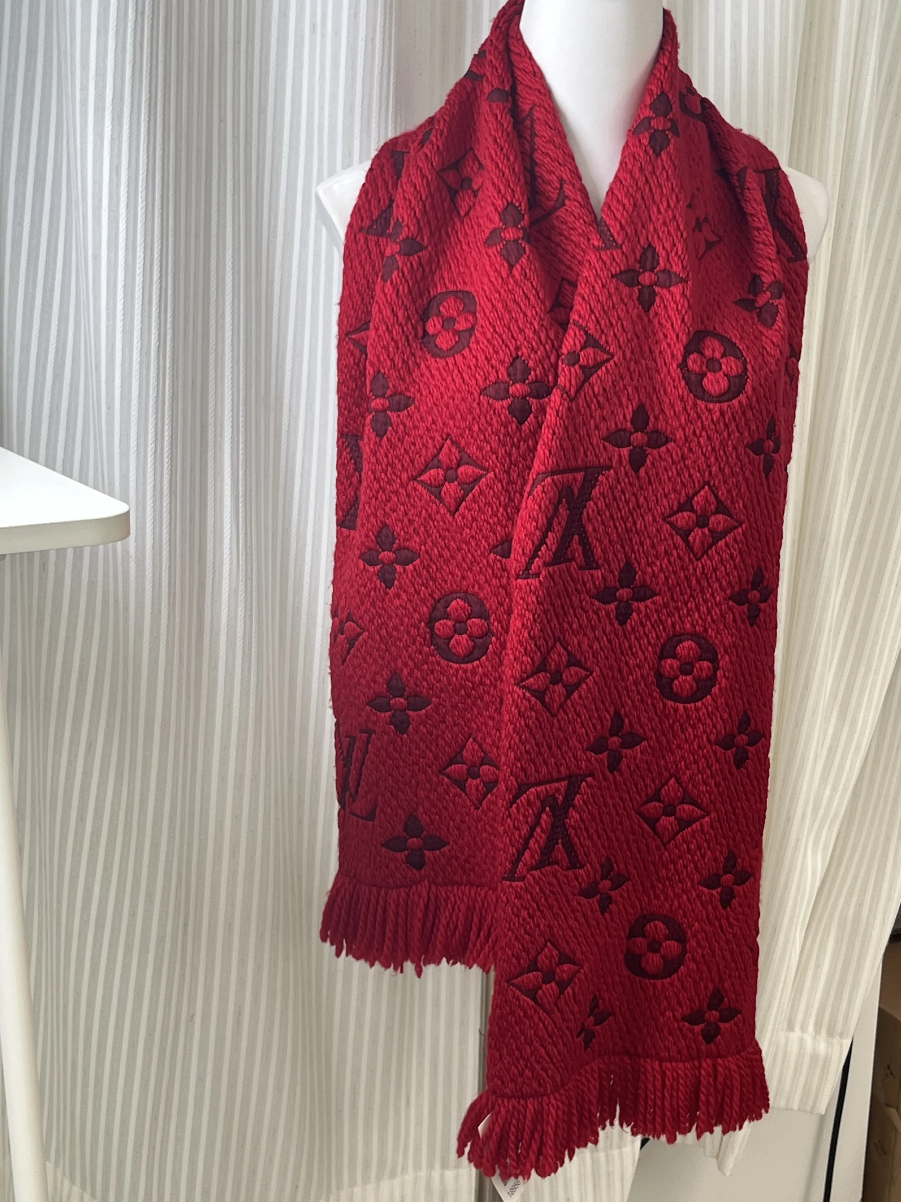 Pre-owned Louis Vuitton wool Bag Accessories LV scarf