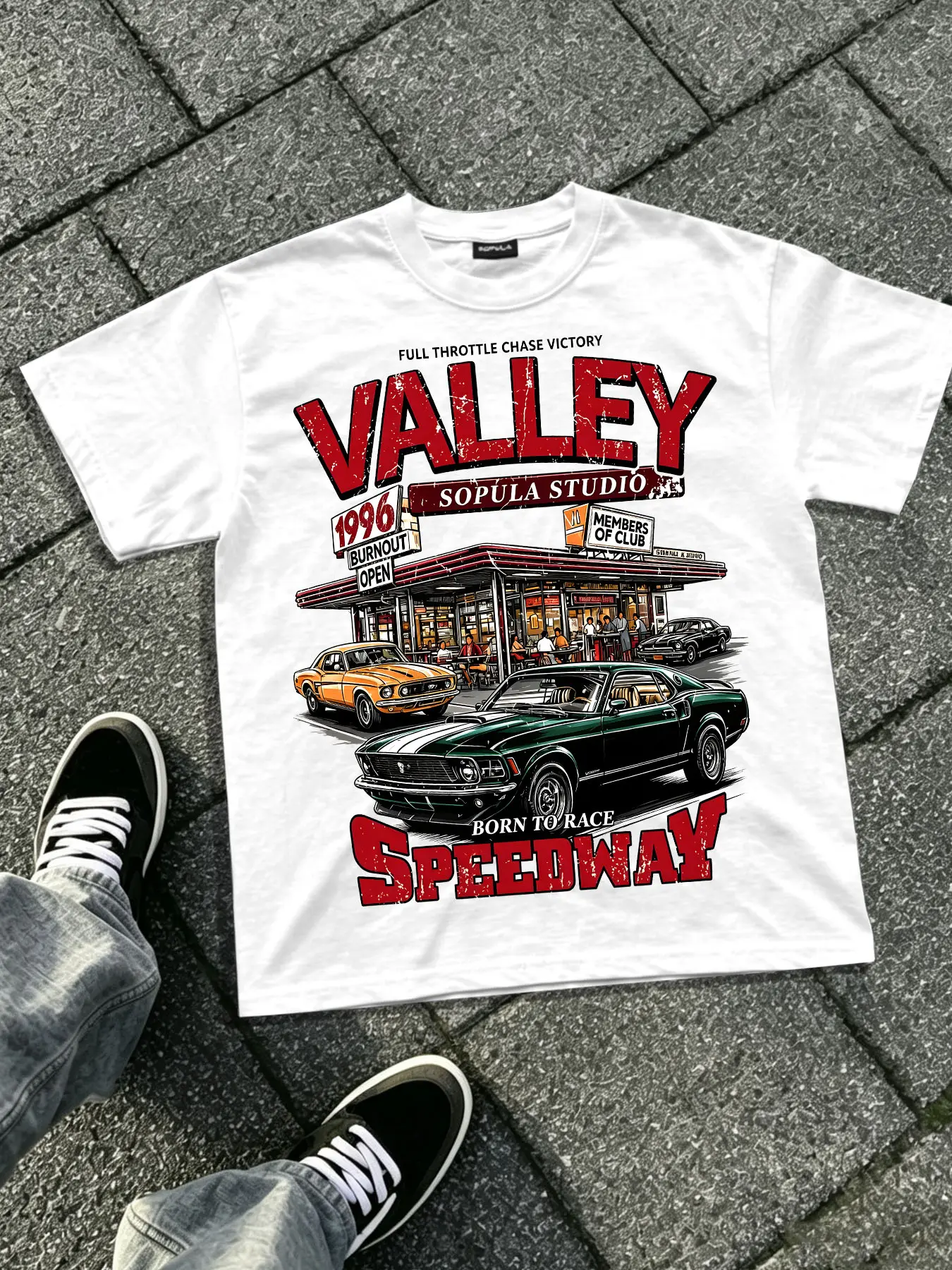1 PCS Valley Speedway 1996 Vintage Muscle Car Diner Distressed Crackle Graphic Print, Born To Race Retro Racing Streetwear Tee, Soft Breathable Unisex Top For Classic Car Enthusiasts Daily Casual Outfit