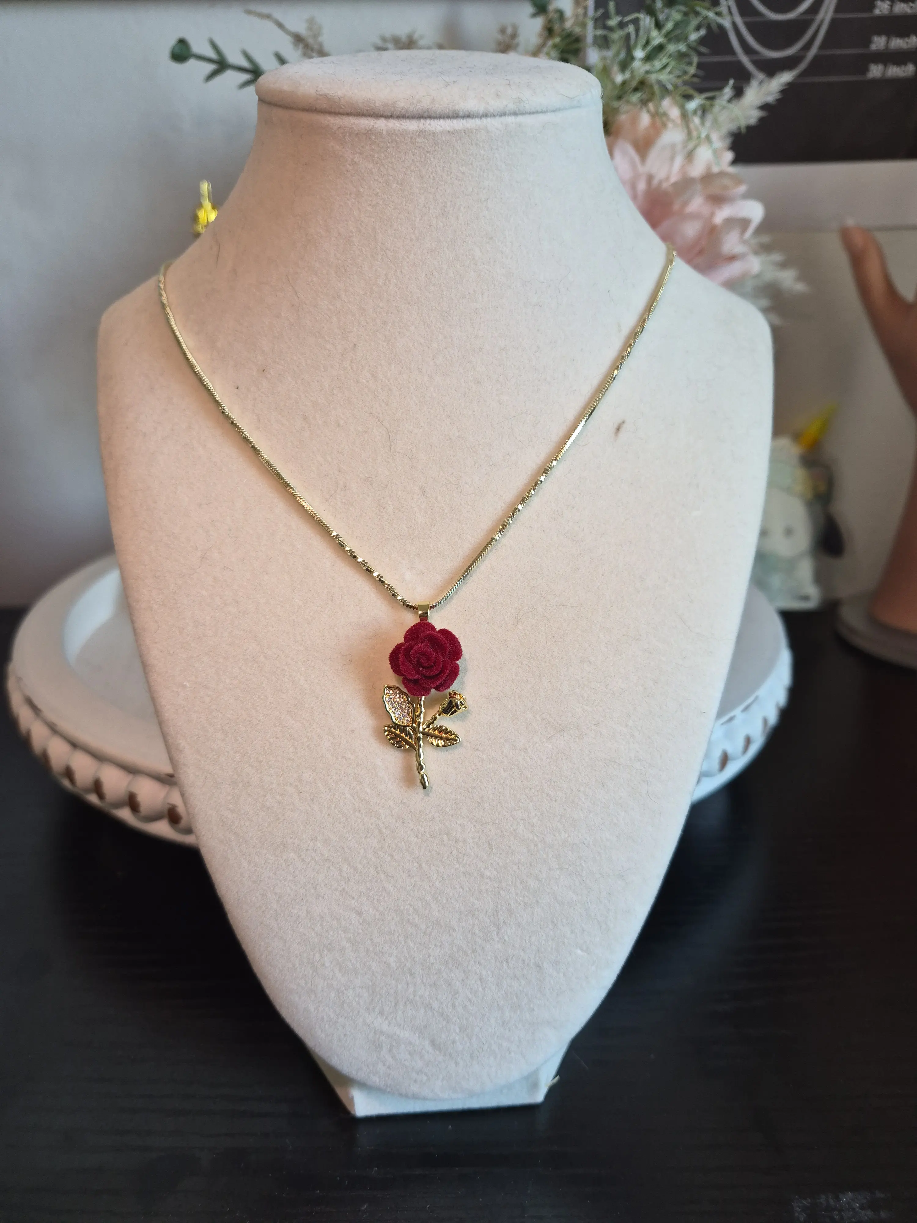 Velvet Rose Pendant Necklace – 14K Gold Plated