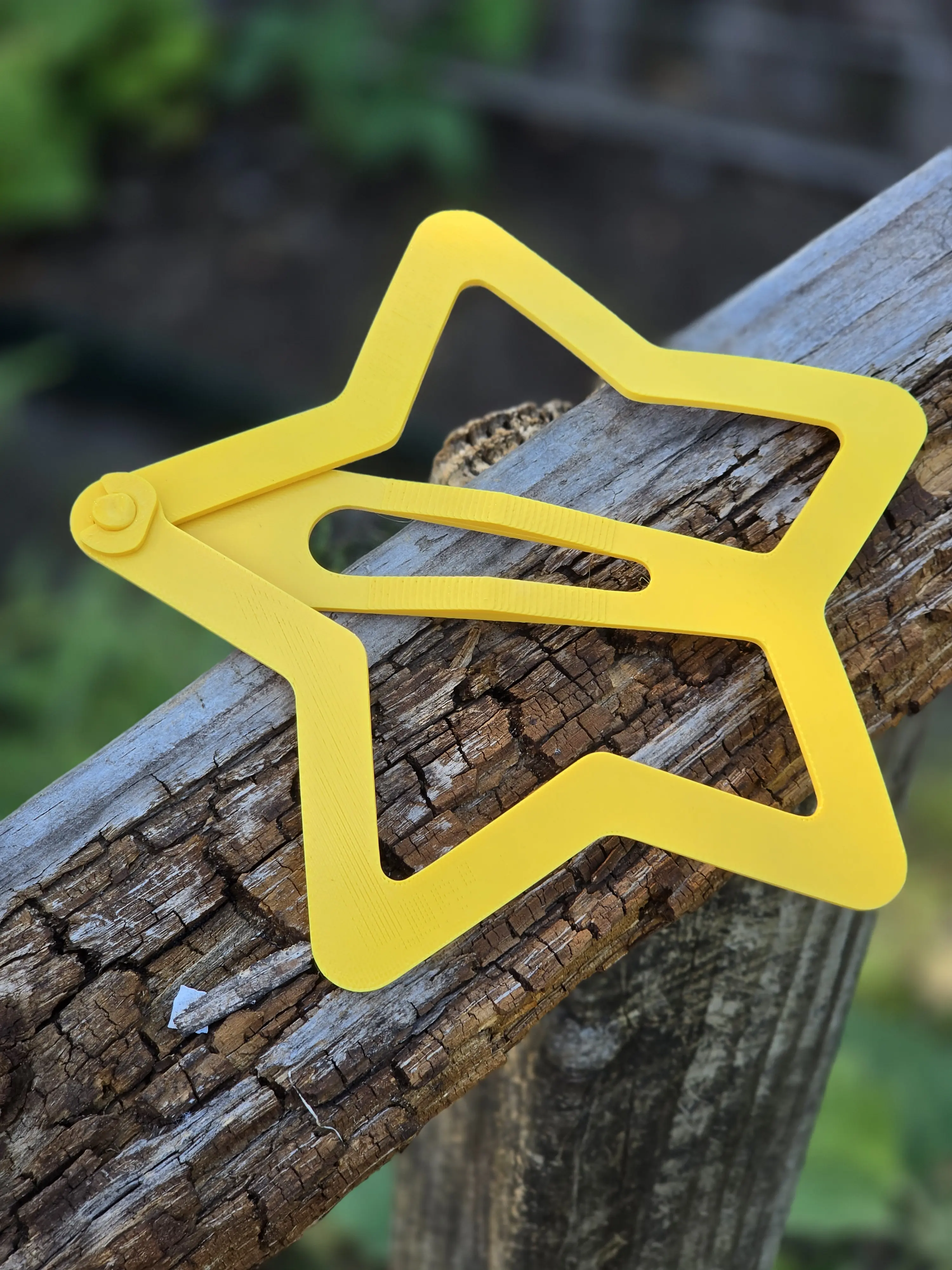 Oversized Star Hair Clip