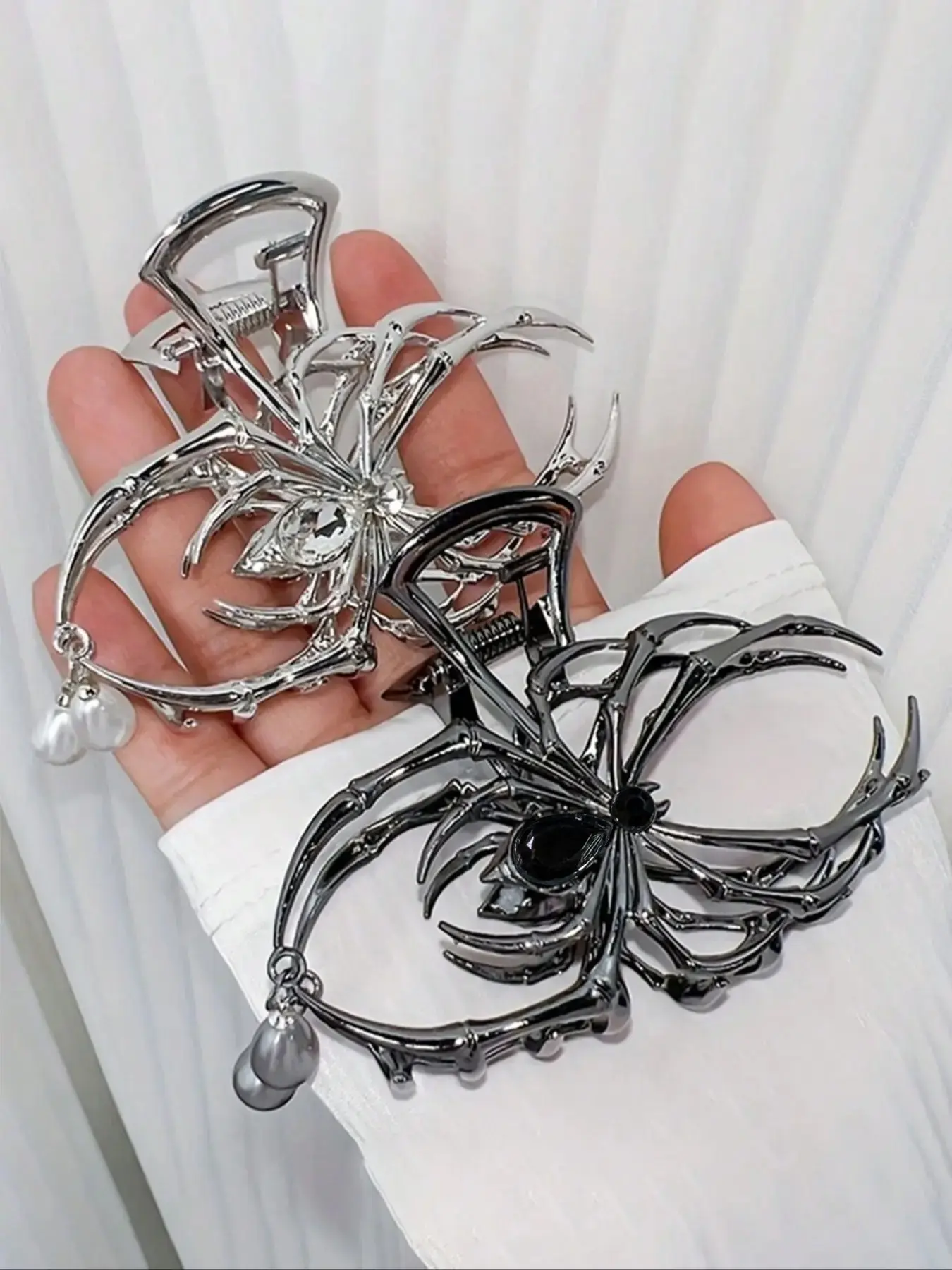 2pcs Metal Spider Hair Clips Clip in Gothic Style Versatile Back Headband Shark Claws Claw Clip Hairclips Hair Decor Ponytail for Daily Use and Casual Parties
