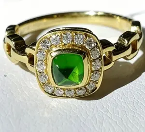 14K Go Sugar Tower Cushon Ring (Chain-Style Band)