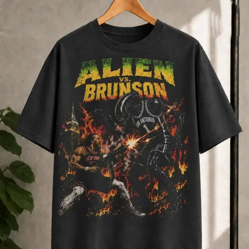 Alien vs Brunson Graphic Tee, Jalen Brunson Comic Basketball Shirt, Vintage Basketball Battle Tee, Game Day Streetwear Tee, Basketball Fan Gift