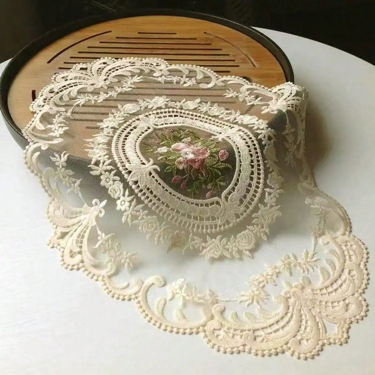 Oval Lace Doily, Floral Pattern Table Placemat Decoration for Home Kitchen and Dining Room, Decorative Table Accessories, Coasters