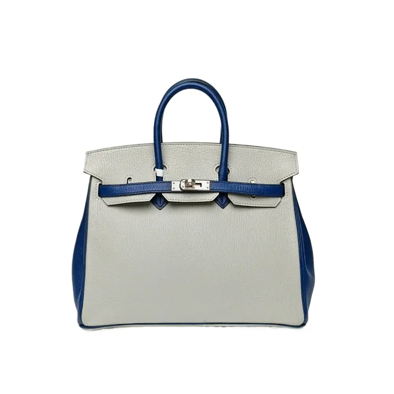 Pre-owned HERMÈS Birkin 25 80 pearl grey with 73 gemstone blue. Chevre sheepskin. Y pattern. Silver buckle.