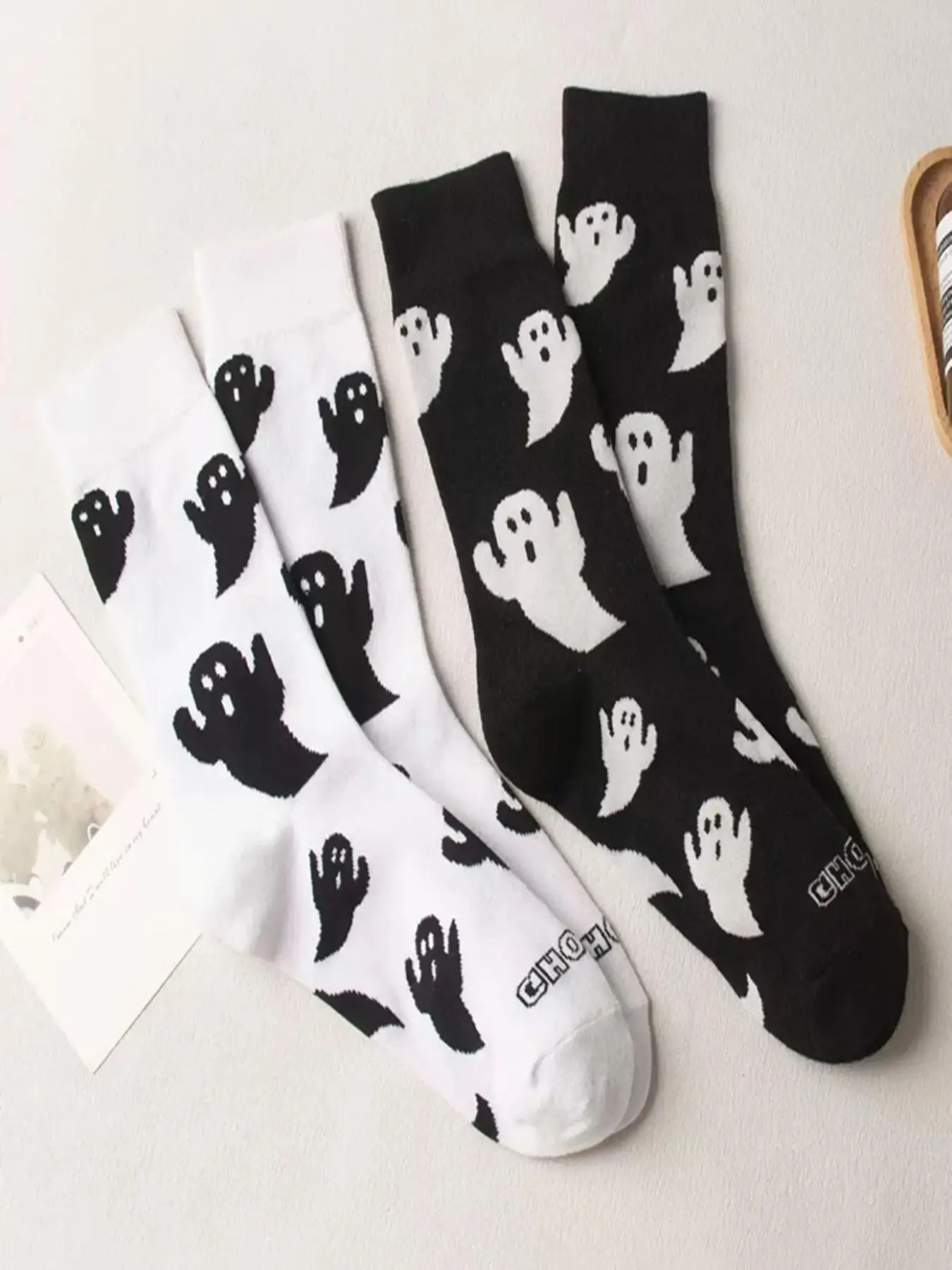 Women's Halloween Themed Streetwear Ghost Print Crew Socks, Fashion Casual Cozy Mid-Calf Long Socks, Women Socks for Fall , 2023 Trendy Matching Seaml