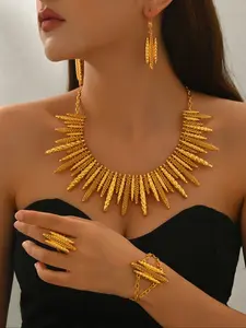 Vintage Luxury Alloy Fashionable Matching Jewelry Set, Elegant Set, Five-Piece Necklace Earrings Bracelet Ring, Perfect for Evening Wedding Party Wear