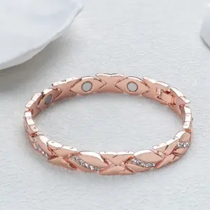 Women's leaf bracelet, pure copper magnetic bracelet with diamonds, 3500 gauss effective magnet, outdoor fun Trendy Stack Bangle Trendy Jewellery Accessories