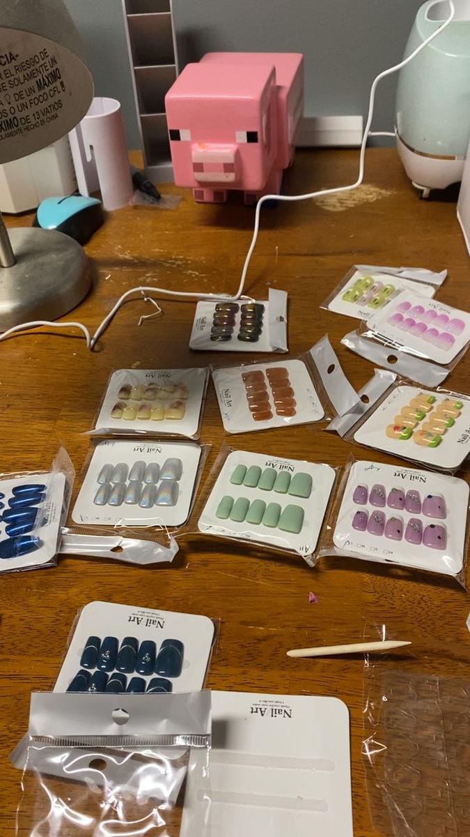 Item: L(short/medium), $20 20sets, host:jojo