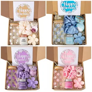 Women's Birthday Gift Set, Teen Girl Gifts, 7-Piece Daisy Glass Cup Set, 16oz，Best Sister Gift Set for Women, Creative Cool Gifts Including Fun Glass Cup, Scented Candle, Bracelet, Bath Bomb, Hair Clips, Elastic Bands, Jewelry Tray, Holiday Gift