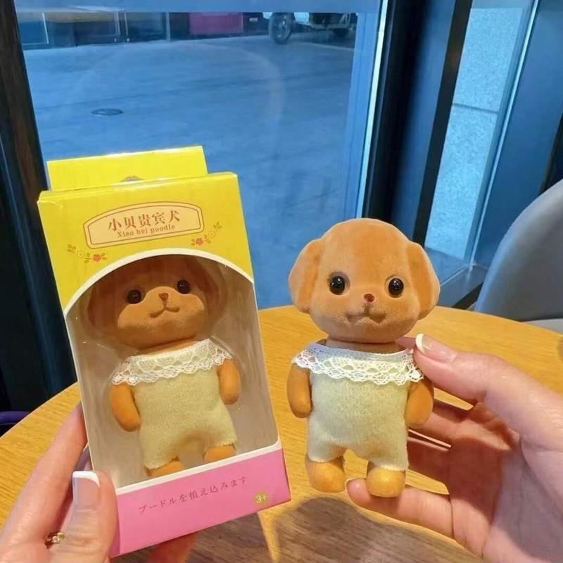 Sylvanian Families Vip Dog Doll, Adjustable Limbs Miniature Figurine, Desktop Decoration, Random Style Packaging, Collectible Toy