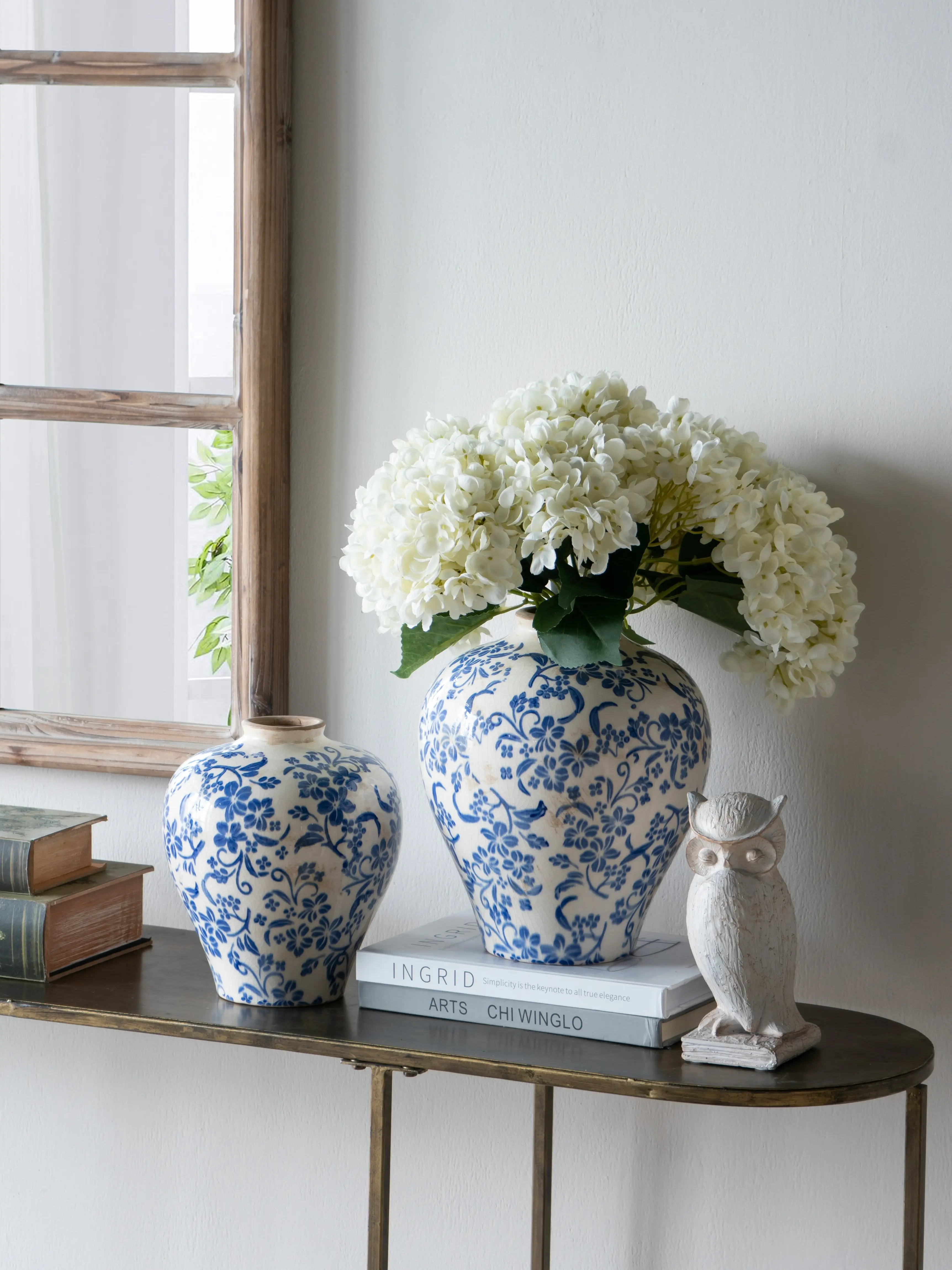 9.1in Blue & White Floral Ceramic Vase - Chinoiserie Ginger Jar Style, Distressed Vintage Finish, Farmhouse Decorative Barrel-Shaped Artistic Flower Vase for Home Office Centerpiece Gift, Flower Vases, Decorative Vases