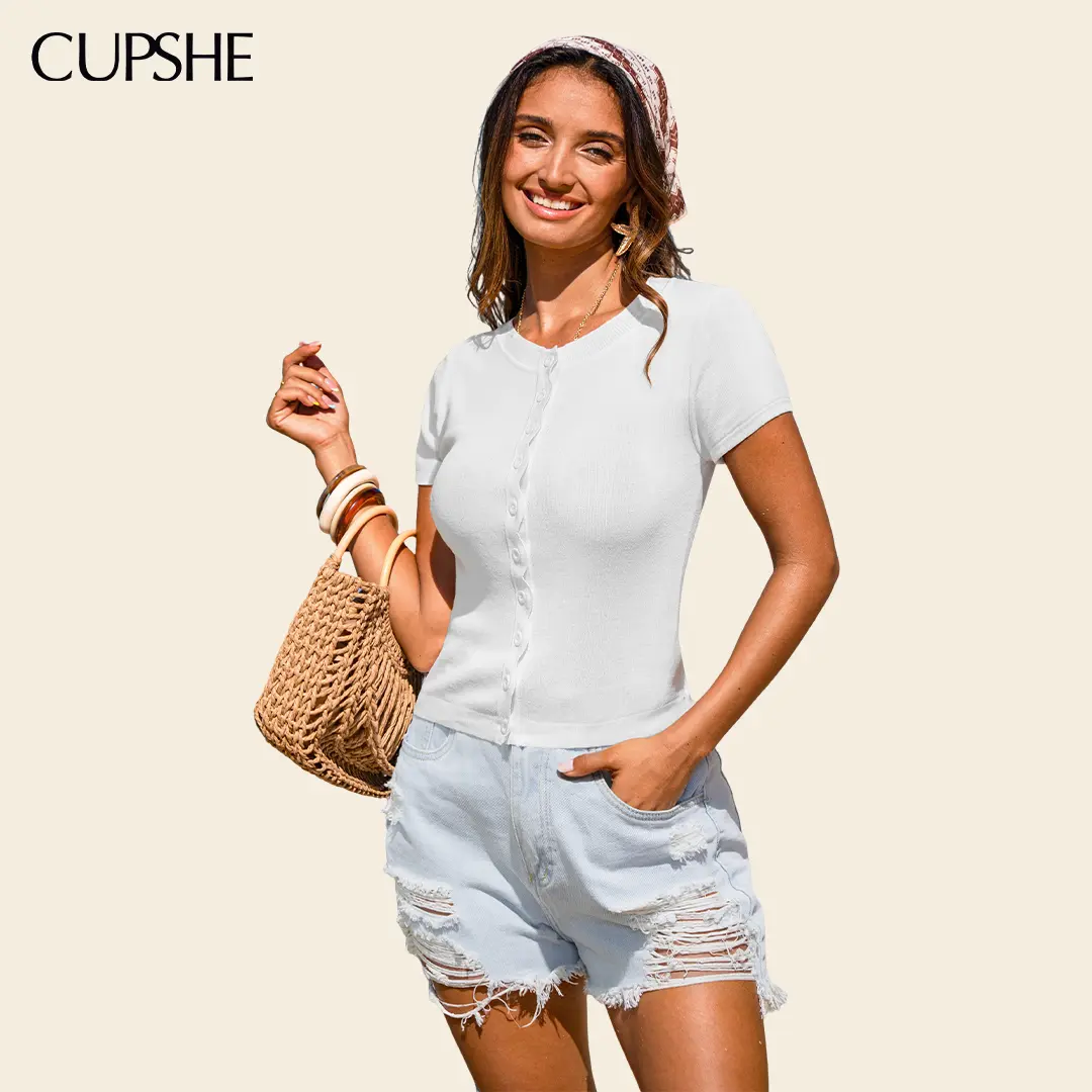 CUPSHE Women's Cropped Top, Fitted Round Neck Short Sleeve Knit Top, Soft Stretch Basic Tee with Slim Fit Design, Casual Everyday Wear, Summer Outfit, Layering Top for Women