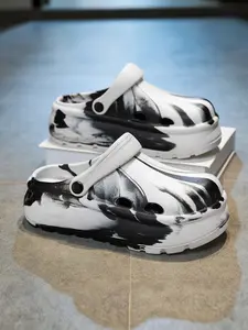 Fashion Slippers Unisex Summer, Random Camouflage Design Casual Cool Slip-Ons, Suitable for Home Outdoor Activities Anti-Slip