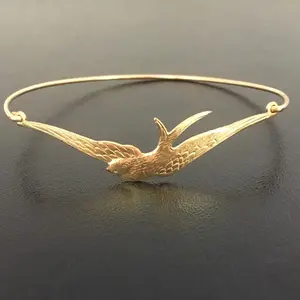 Sparrow Bracelet Swallow Jewelry Bird Bracelet Bird Jewelry Bird Charm Bracelet Nature Jewelry for Women Bird Gift for Women Sparrow Bangle