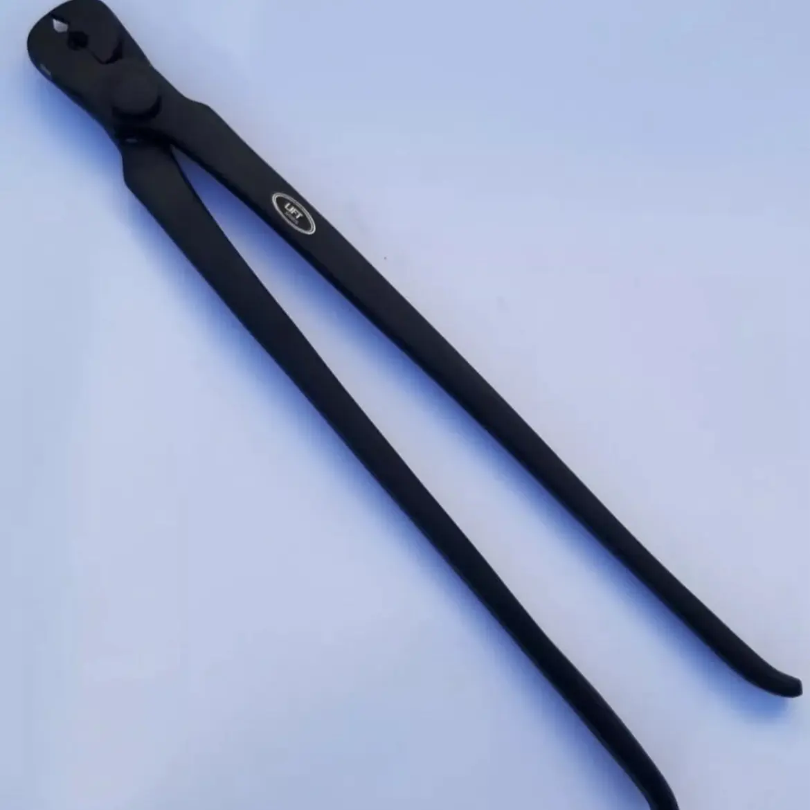 Heavy Duty Silver Horse Hoof Nail Puller for Farriers and Veterinarians Black