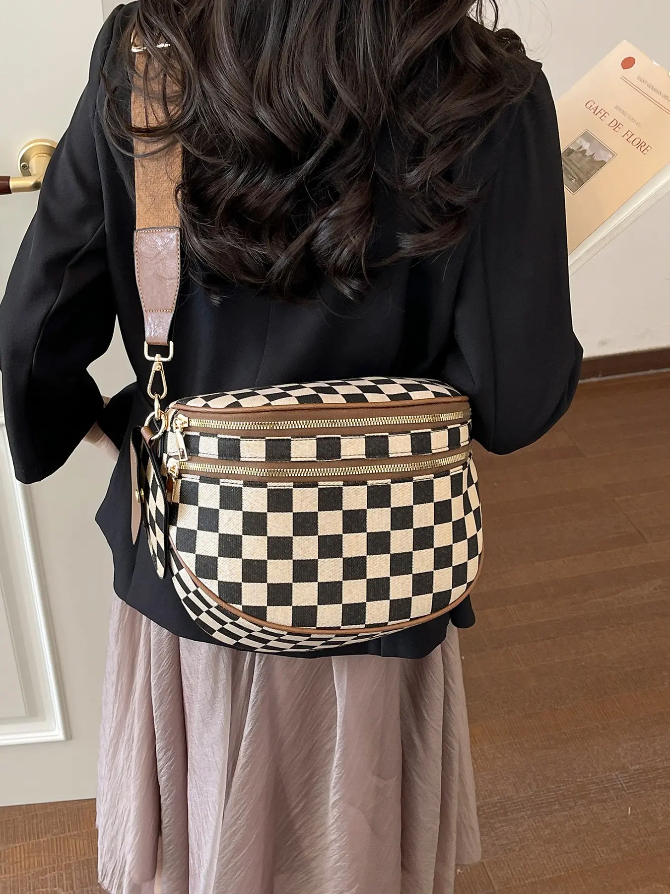 1pc Ladies' Fashionable crossbody bag with contrasting colors, single shoulder bag with zipper closure, stylish and versatile, suitable for work, commuting, shopping, Fashionable Patterned Bag, Casual Shoulder Bag, Casual Trendy Purses