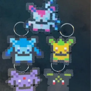 Eeveeolution keychains sylveon, umbreon, espeon,glaceon and leafeon Plastic