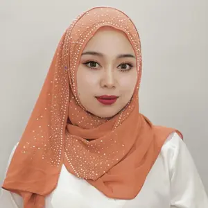 1pc Elegant Rhinestone Scarf Hijab |   Lightweight Chiffon Cover |   Suitable for Daily Wear, Parties, Outdoor Activities |   Spring Collection, Winter Warmth |   Religious Observance, Meditation Practice |   All-season, Sun Protection, Buckle Closure