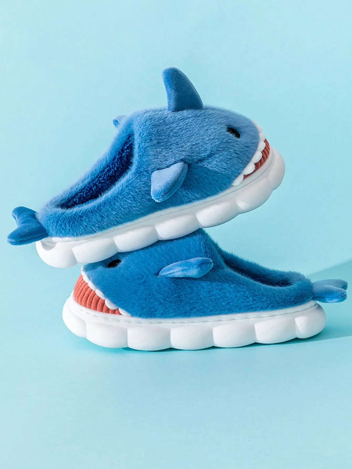 Shark cotton slippers for winter, cute indoor home wear, warm plush cotton shoes suitable for outdoor use, couples’ style