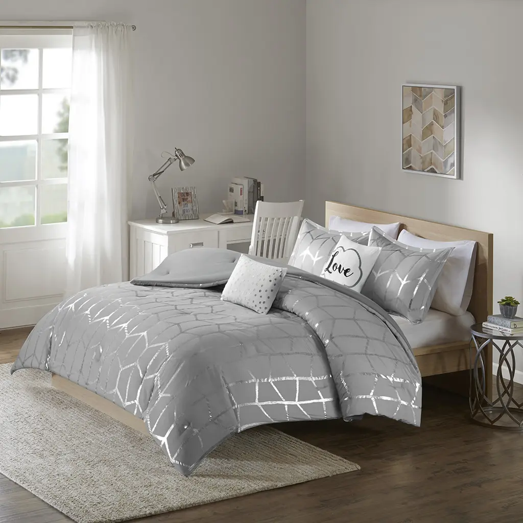Metallic Printed Comforter Set, Full/Queen, 3-Piece Microfiber Bedding with Down Alternative Fill, Soft All-Season Quilted Cover, Machine Washable, Silver
