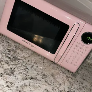 Nostalgia Retro 700W Microwave Oven – 0.7 Cu Ft Capacity