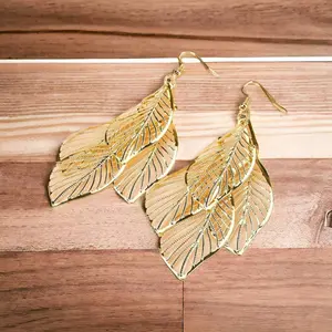Falling Leaves Earrings - Elegant Gold Earrings with Leaf Design, Adjustable Chain, and Simple Style