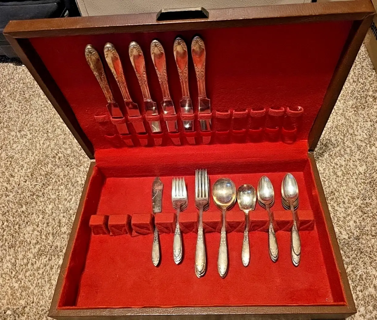 National Silver Co Silverware Flatware Silverplated 6 PLC 36 PCS with Chest