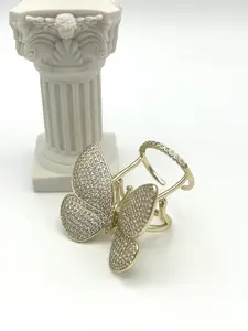 Novel butterfly ring with moving wings, elegant ring with zirconia hoop and adjustable finger decoration, 14k gold plated