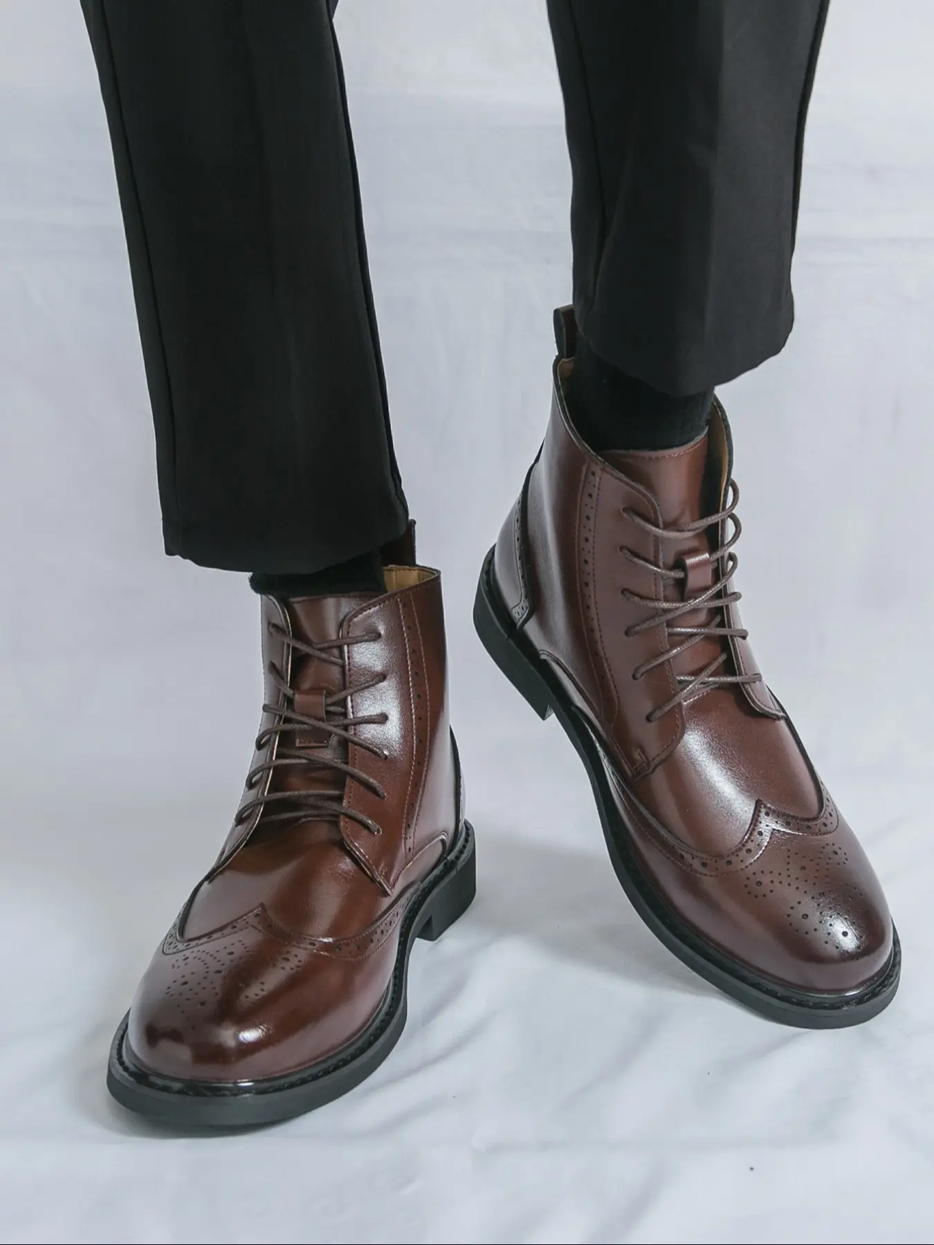 Men's High-Top Brogue Carved Lace-Up Business Formal Boots, Stylish and Comfortable Men's Shoes for Office and Casual Wear
