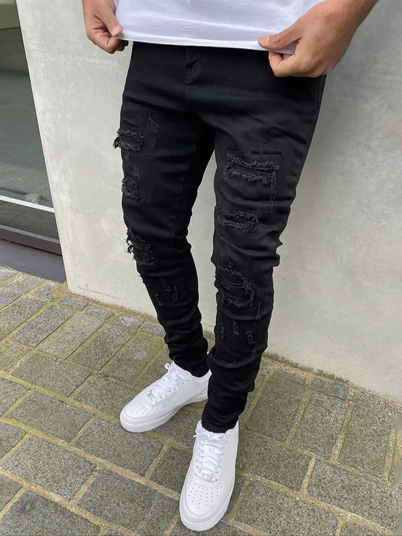 Men's black ripped plain jeans, American-style straight-leg distressed and vintage streetwear street-style stretch slim-fit casual fashion denim pants, trendy, cool and versatile