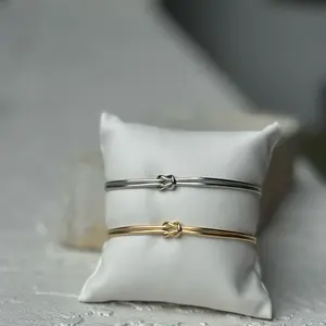 Thin Knot Bangle