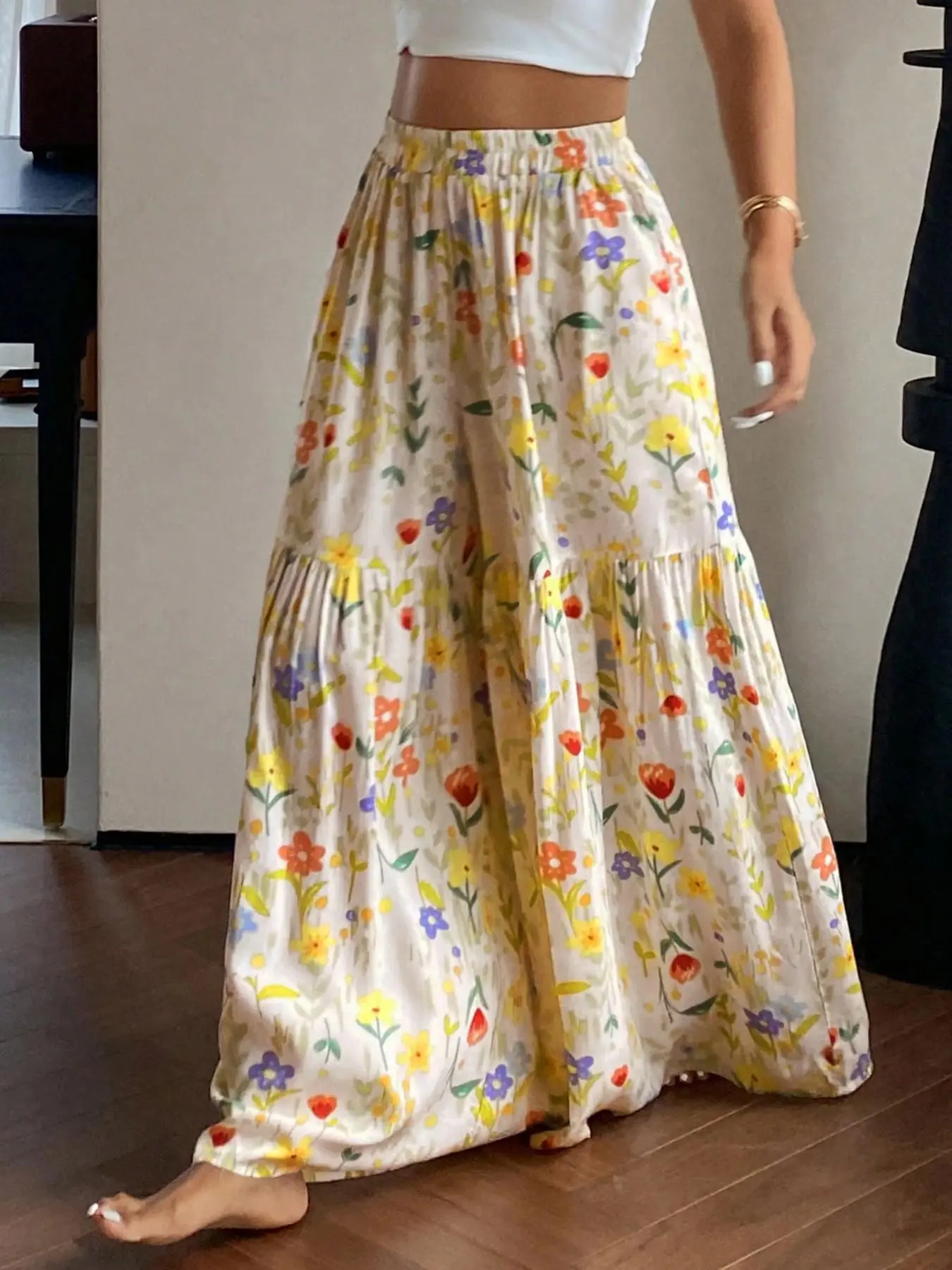 Women's Bohemian Watercolor Floral Patchwork Wide-Leg Casual Pants - Elastic High Waist, Layered Ruching, Flared Cut, Silky Smooth Breathable Lightweight Chiffon, Drapey Vibe, Ideal for Beach Vacations, Baggy