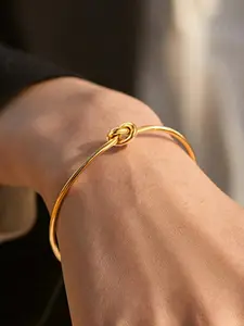 18K Gold-Plated Titanium Steel Knotted Bracelet - Shines Lastingly. A romantic little trick for daily outfits, an accessory that makes you fall in love at first sight!