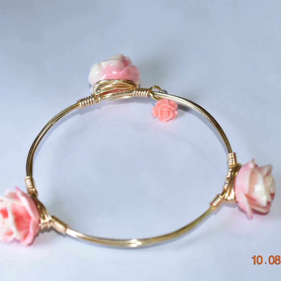 Fashionable Pink Rose Bangle for Women - Elegant and Classic