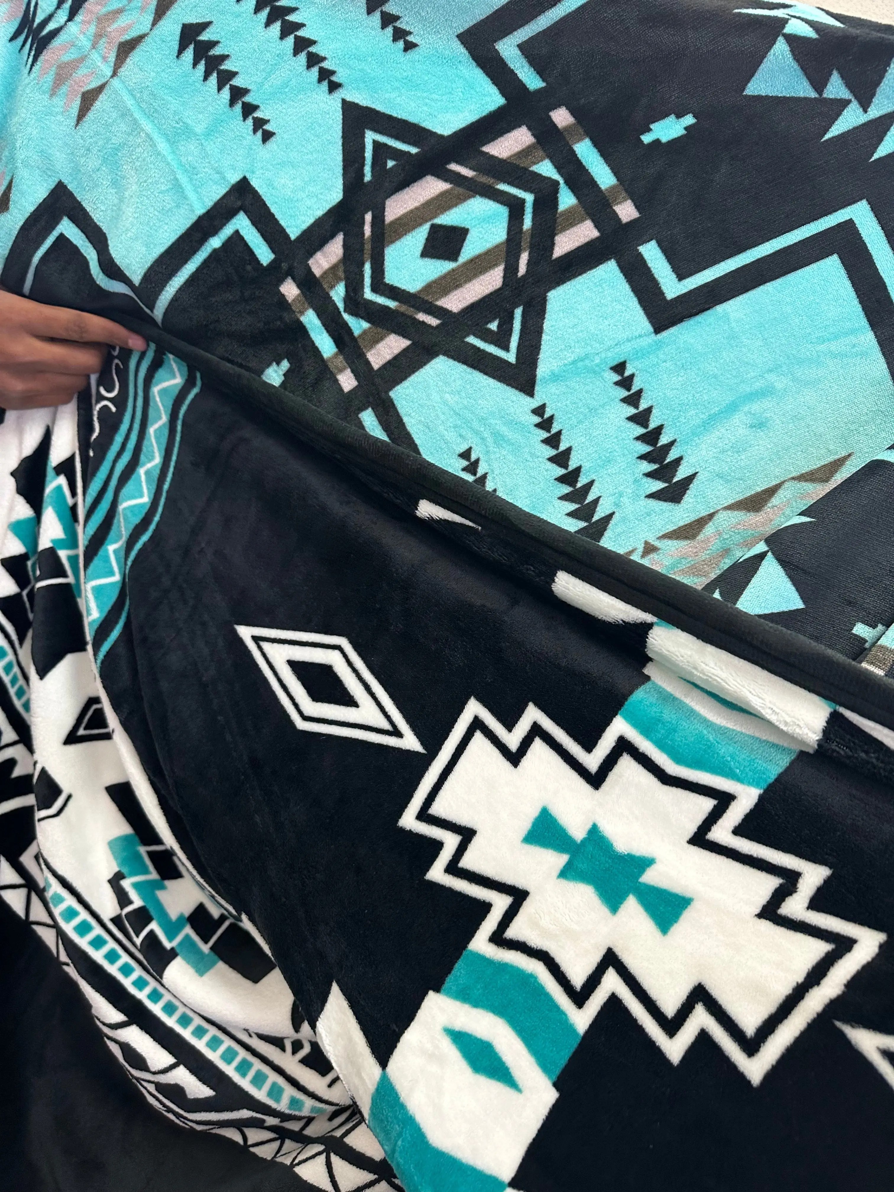 ZMint Dreams 2 Ply Oversized Blanket 82"x90"